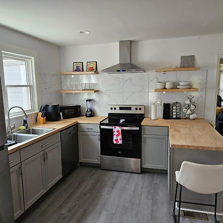 Private Single Level Standalone House Large Lot - 3 Bedrooms Charlotte Luaran gambar