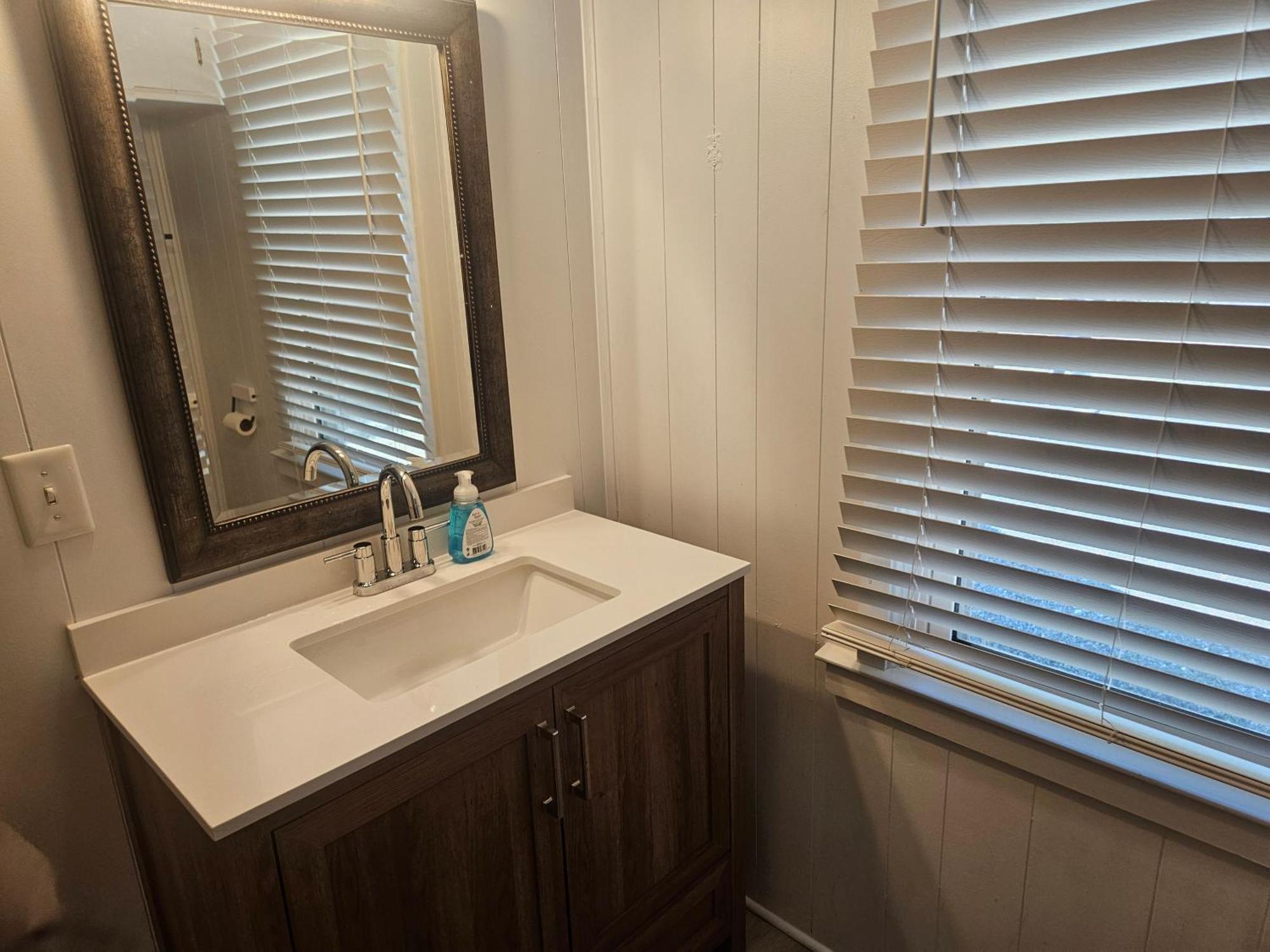 Private Single Level Standalone House Large Lot - 3 Bedrooms Charlotte Luaran gambar