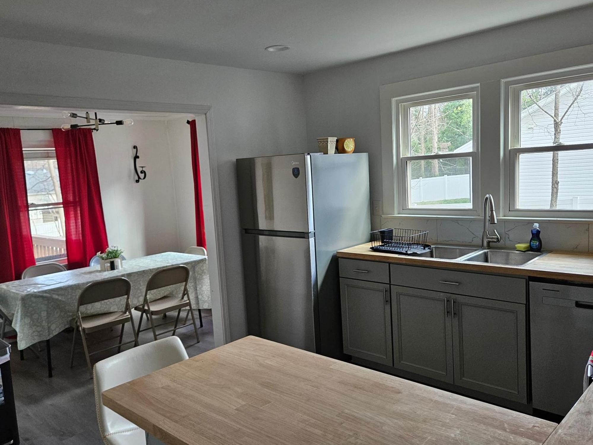 Private Single Level Standalone House Large Lot - 3 Bedrooms Charlotte Luaran gambar